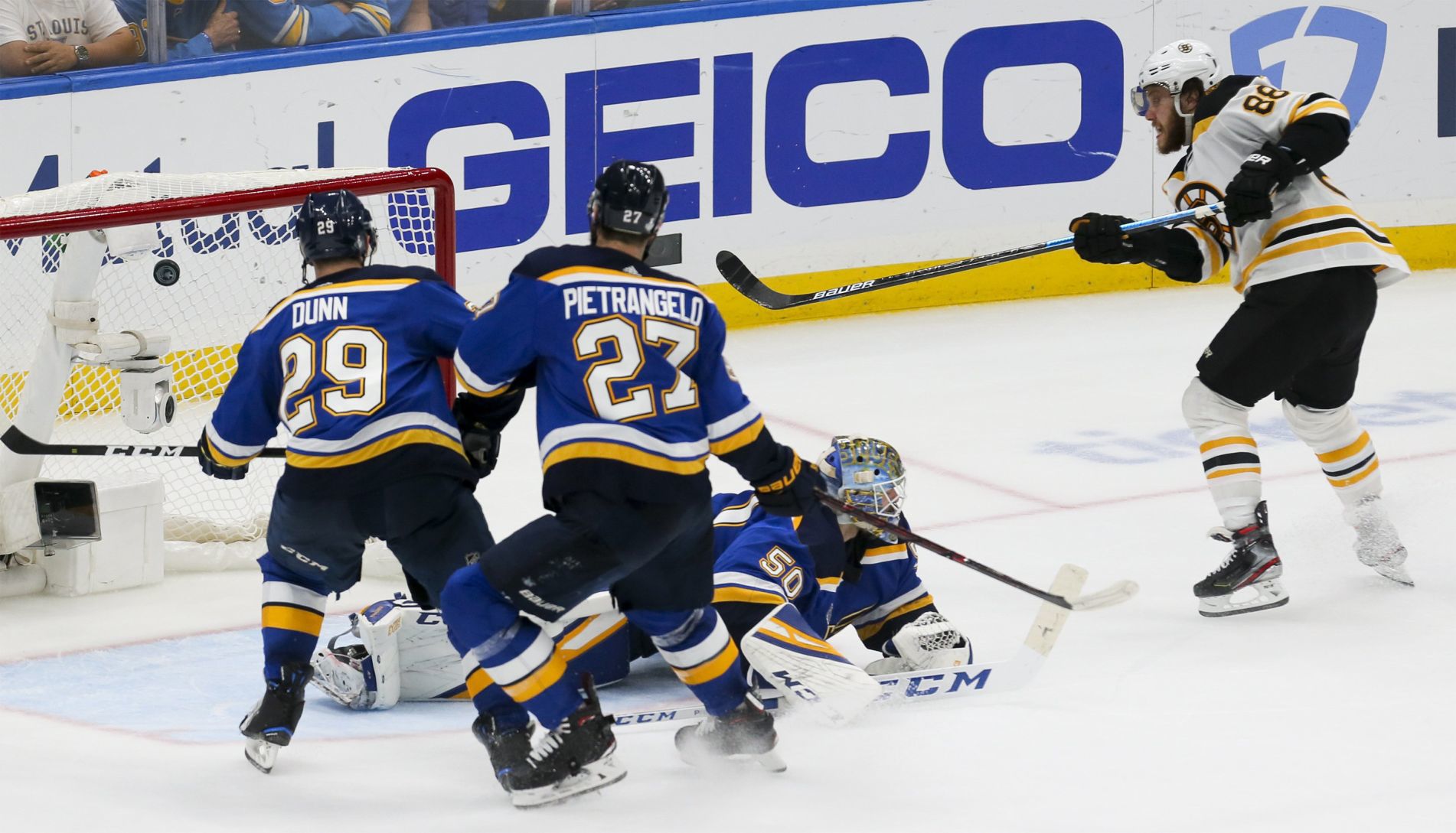Blues fight for the cup in Game 6 of the Stanley Cup Finals